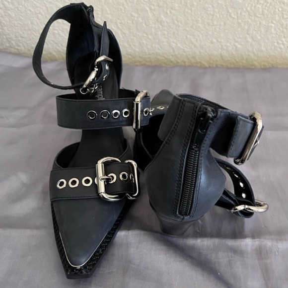 Jeffrey Campbell Emilia black buckle ankle sandal-booties size 6.5 - Picture 2 of 5